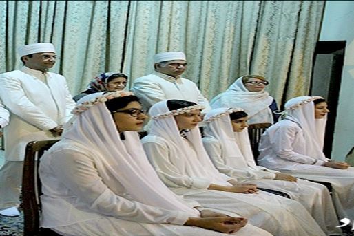 Дәстүрлі зороастриялық киім, сұлулық пен қарапайымдылықтың үйлесімі