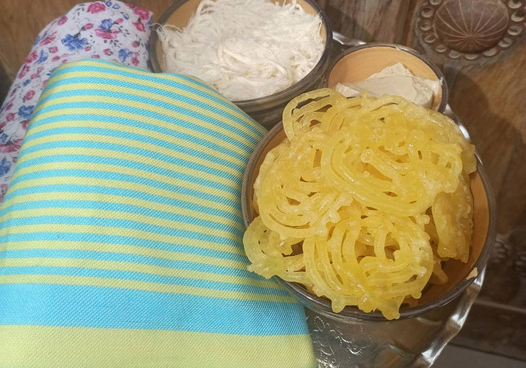 Мейбодтың эсфандтық салты, жас жұбайларға тәтті сыйлық
