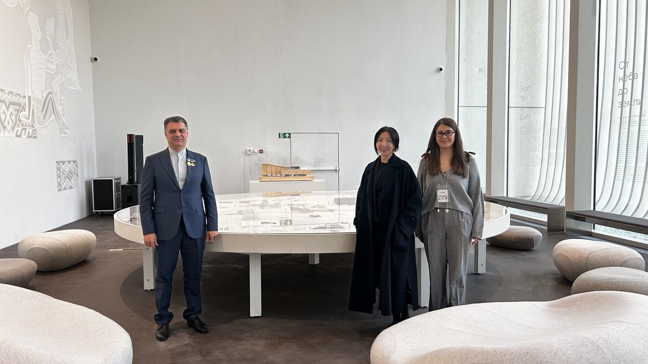 Алматы қаласындағы «Целинный» Заманауи мәдениет орталығы орталығында Иран Мәдени орталығының басшысы Хұсейн Ағазаде мен орталық басшыларының кездесуі өтті.