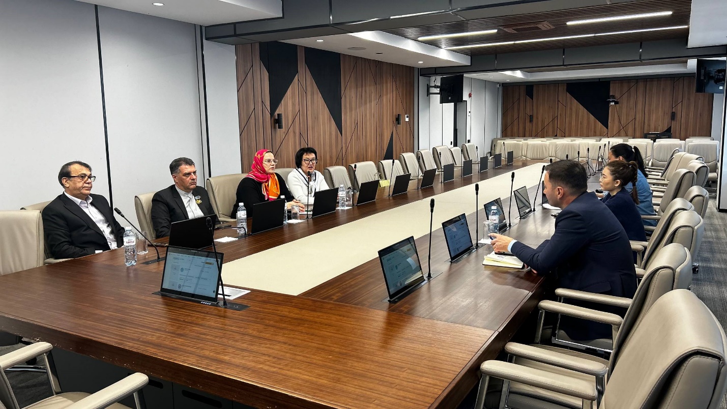 ALT университетінде Иран делегациясының ресми кездесуі